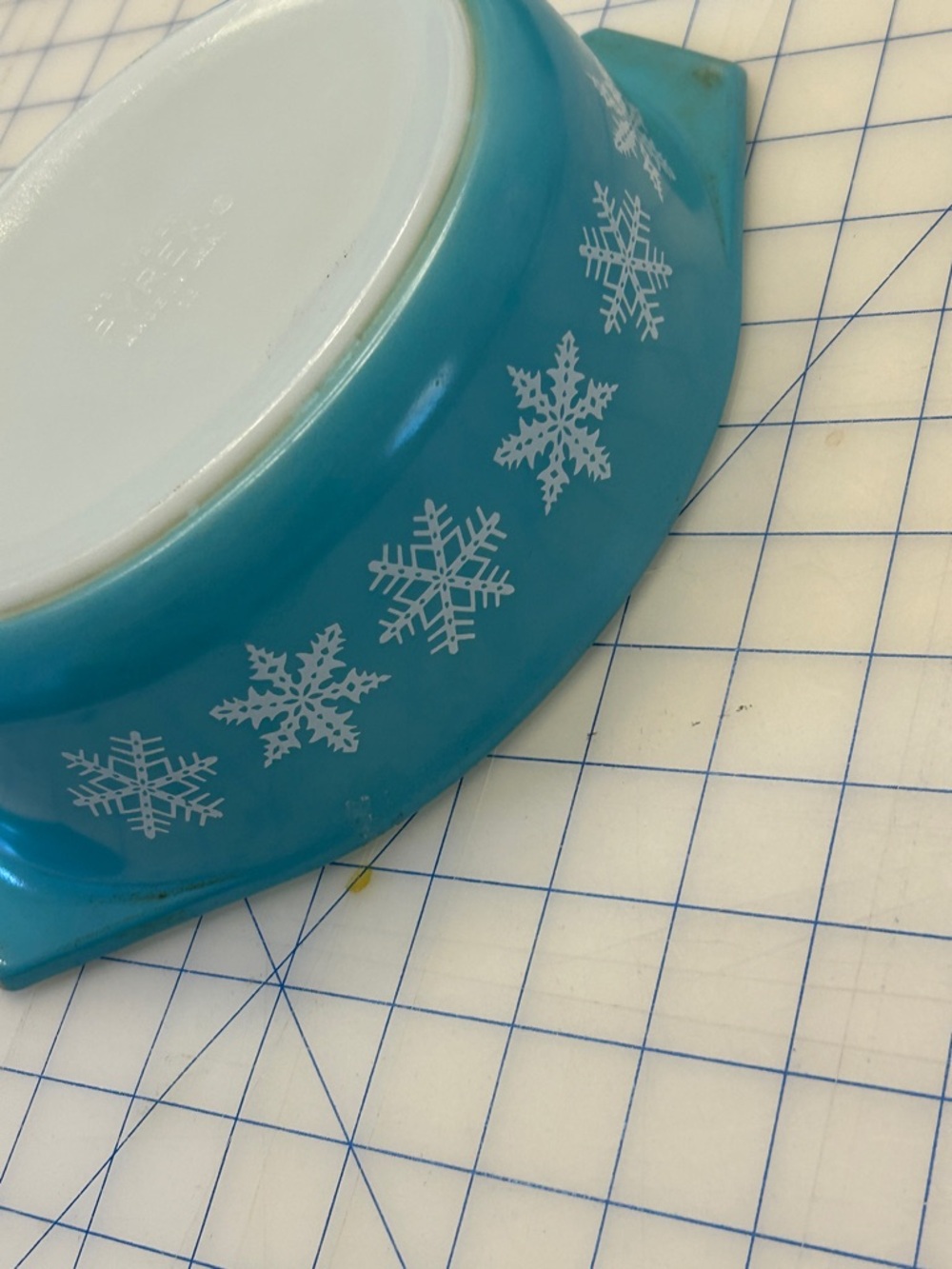 Pyrex Snowflakes - Picture 3 of 4
